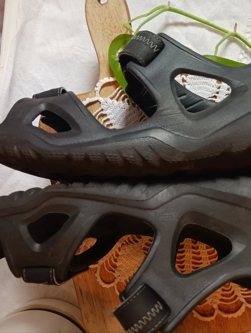 Ionic Comfort Crocs Men 11 Black Velcro Straps Good Condition Soles And Footbed